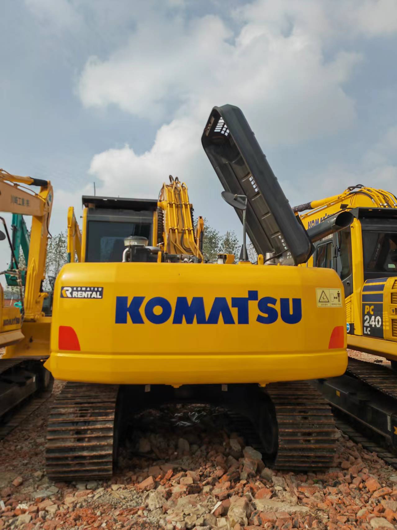 KOMATSU PC200 - Pásové rýpadlo: obrázek 5 KOMATSU PC200 - Pásové rýpadlo: obrázek 5