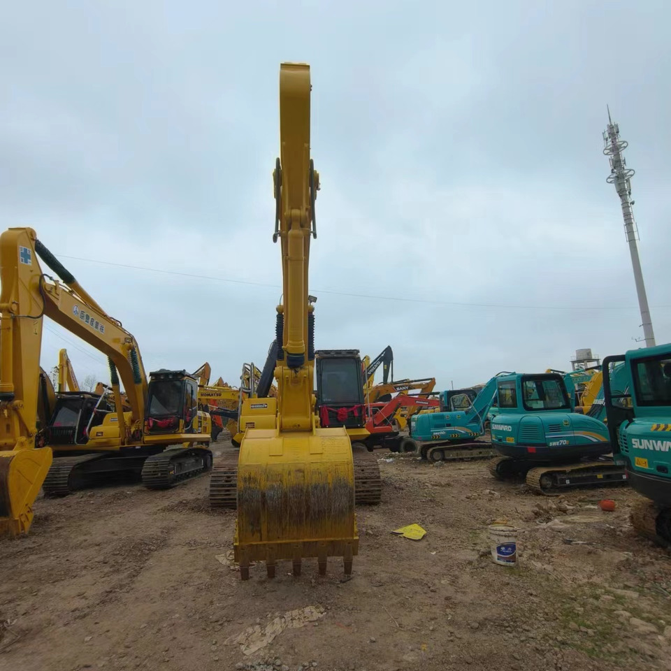 KOMATSU PC220-8 - Pásové rýpadlo: obrázek 3 KOMATSU PC220-8 - Pásové rýpadlo: obrázek 3