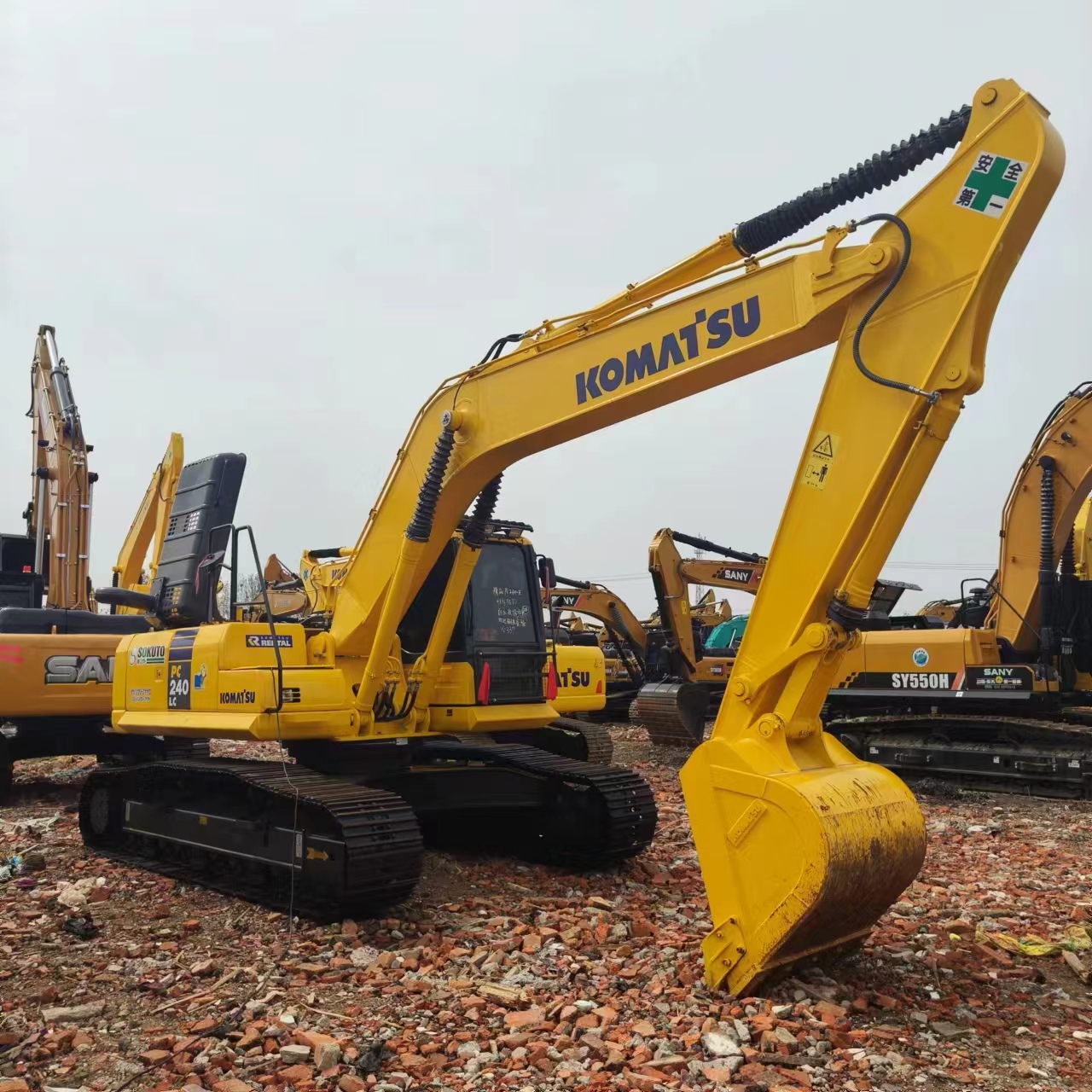 KOMATSU PC240 - Pásové rýpadlo: obrázek 3 KOMATSU PC240 - Pásové rýpadlo: obrázek 3