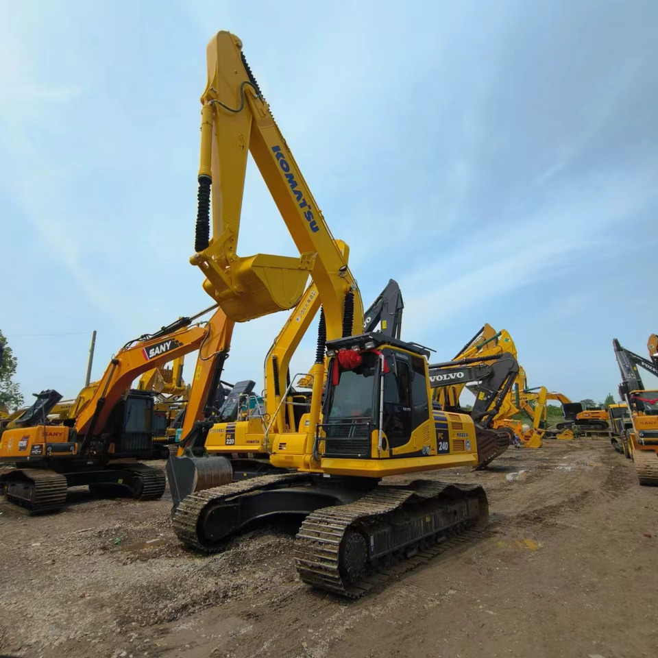 KOMATSU PC240LC-8 - Pásové rýpadlo: obrázek 4 KOMATSU PC240LC-8 - Pásové rýpadlo: obrázek 4