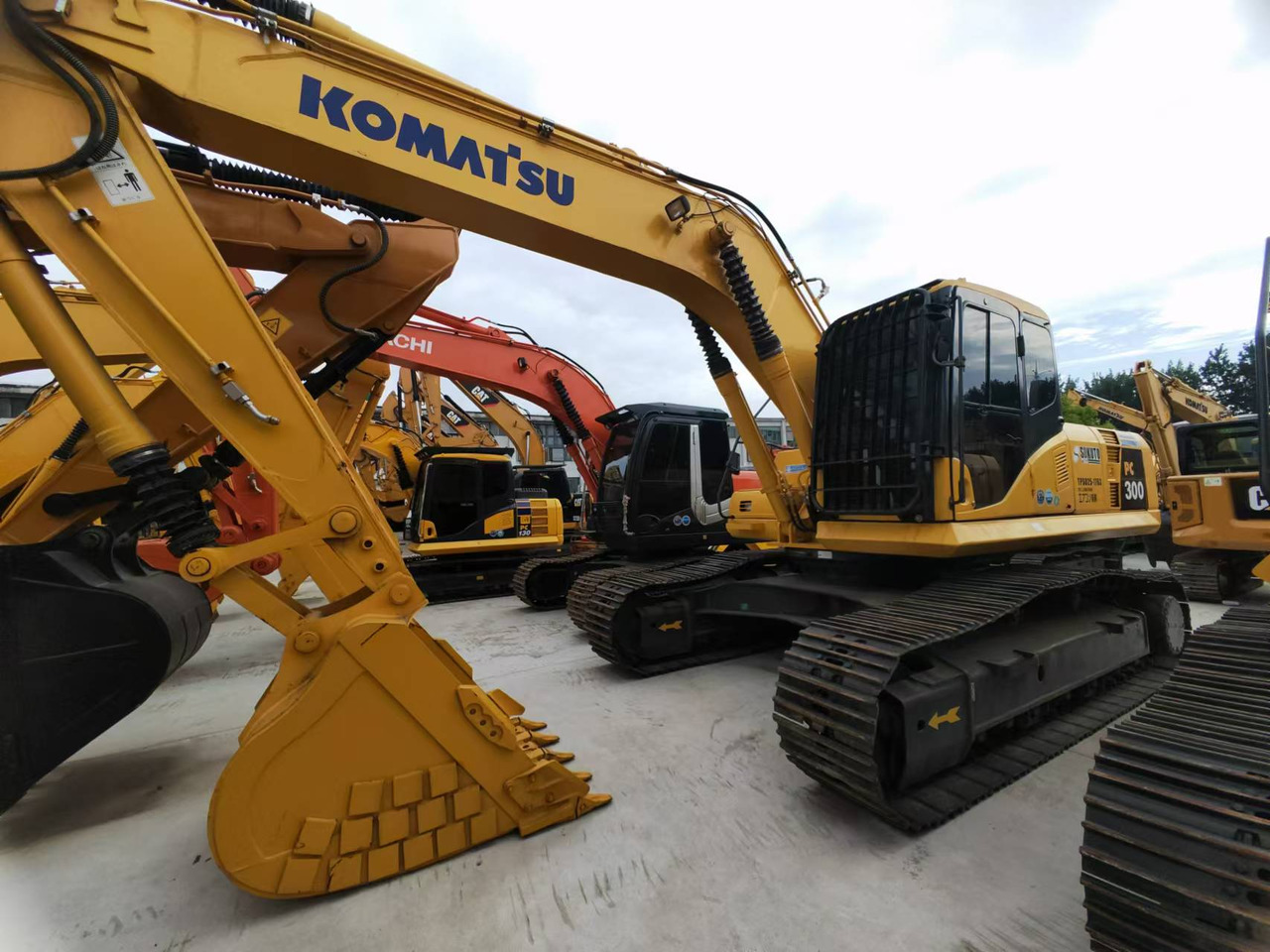 KOMATSU PC300 - Pásové rýpadlo: obrázek 2 KOMATSU PC300 - Pásové rýpadlo: obrázek 2