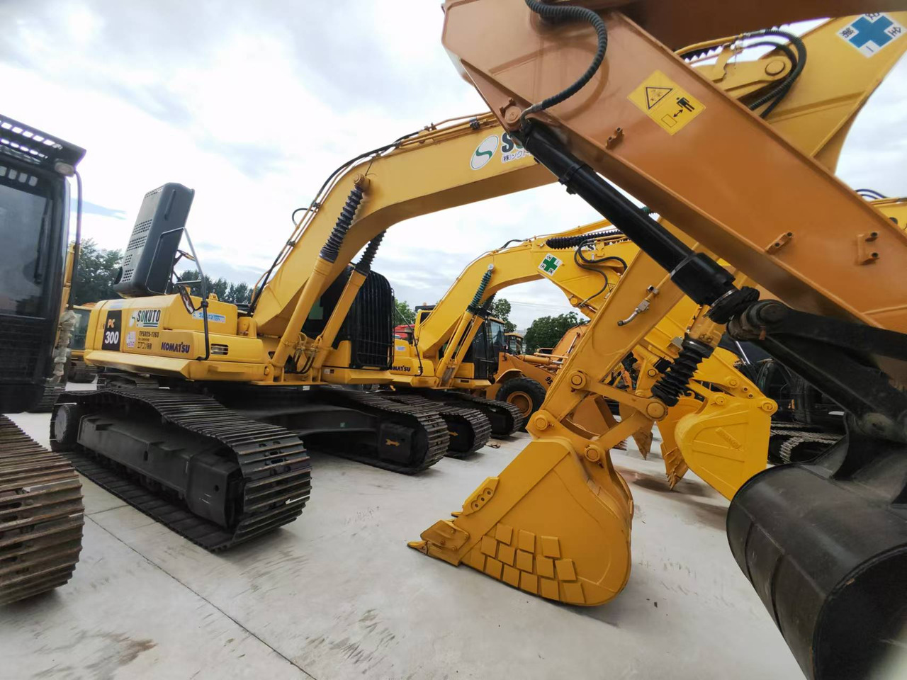 KOMATSU PC300 - Pásové rýpadlo: obrázek 5 KOMATSU PC300 - Pásové rýpadlo: obrázek 5