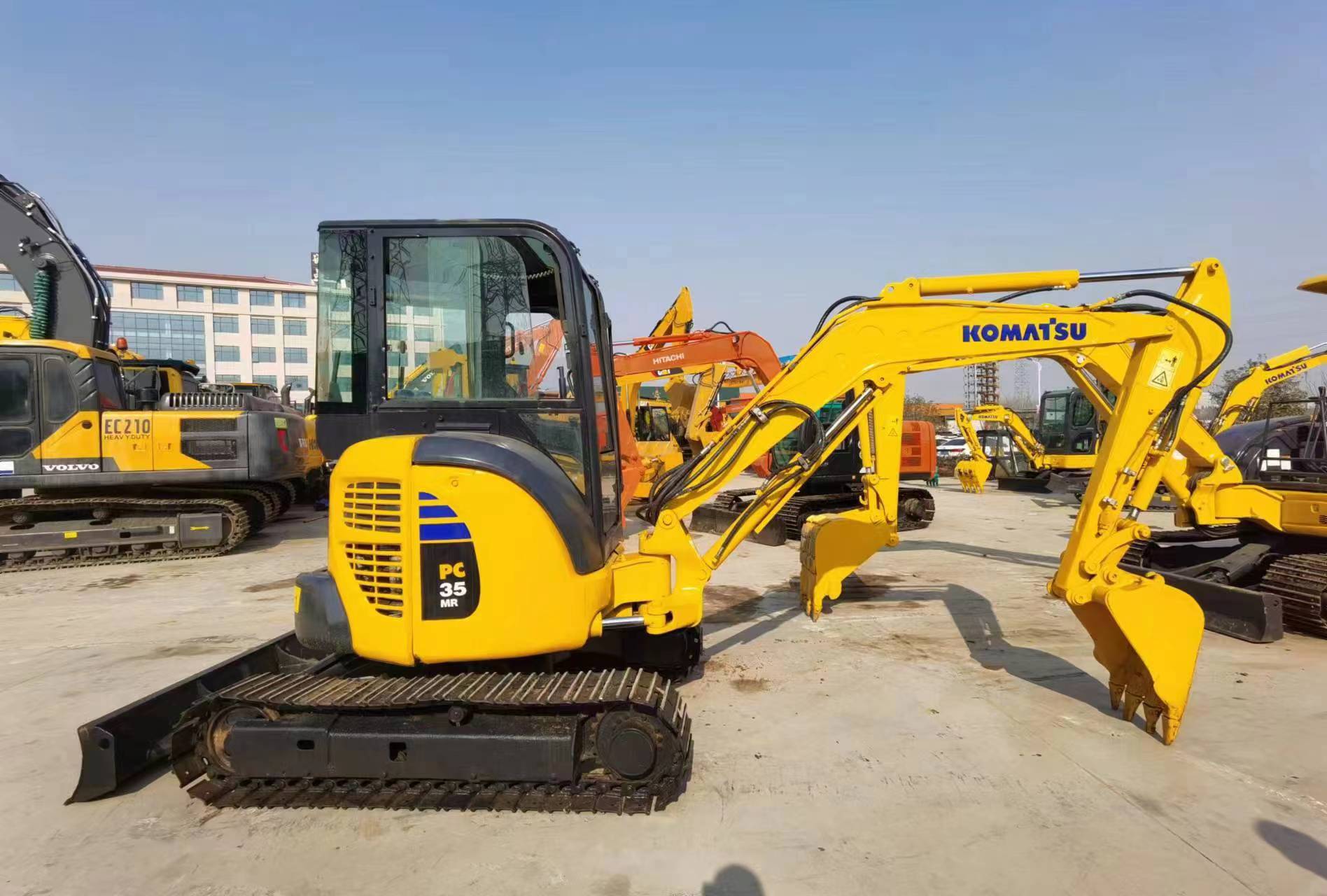 KOMATSU PC35 - Mini rýpadlo: obrázek 1 KOMATSU PC35 - Mini rýpadlo: obrázek 1