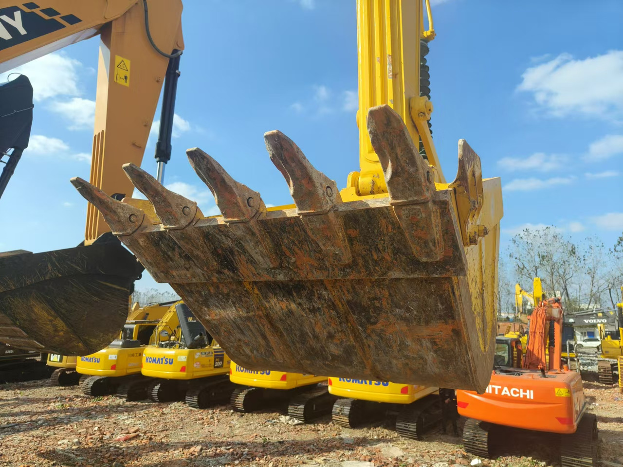 Pásové rýpadlo KOMATSU pc210: obrázek 9