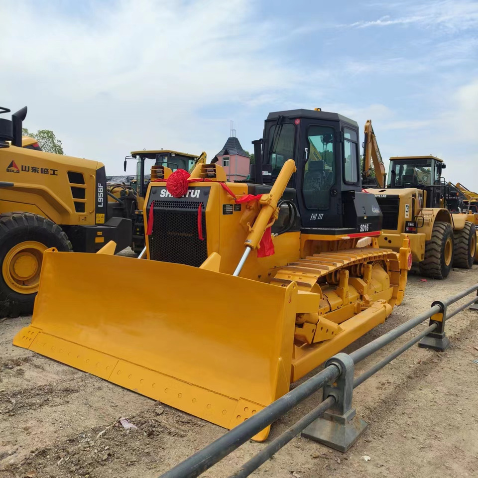 Shantui SD16 - Buldozer: obrázek 2 Shantui SD16 - Buldozer: obrázek 2