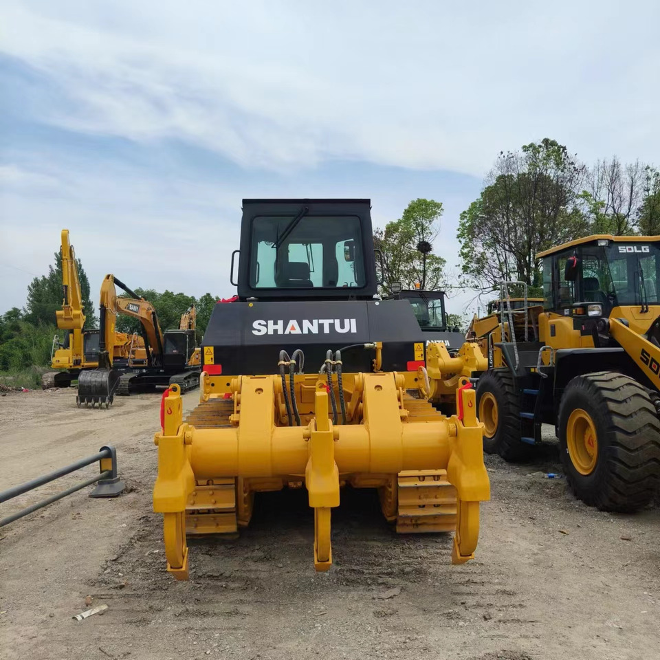 Shantui SD16 - Buldozer: obrázek 4 Shantui SD16 - Buldozer: obrázek 4