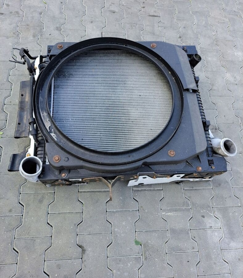 Behr KOMPLET CHŁODNICA VOLVO FE RENAULT PREMIUM DXI 7 - Chladič pro Nákladní auto: obrázek 1 Behr KOMPLET CHŁODNICA VOLVO FE RENAULT PREMIUM DXI 7 - Chladič pro Nákladní auto: obrázek 1