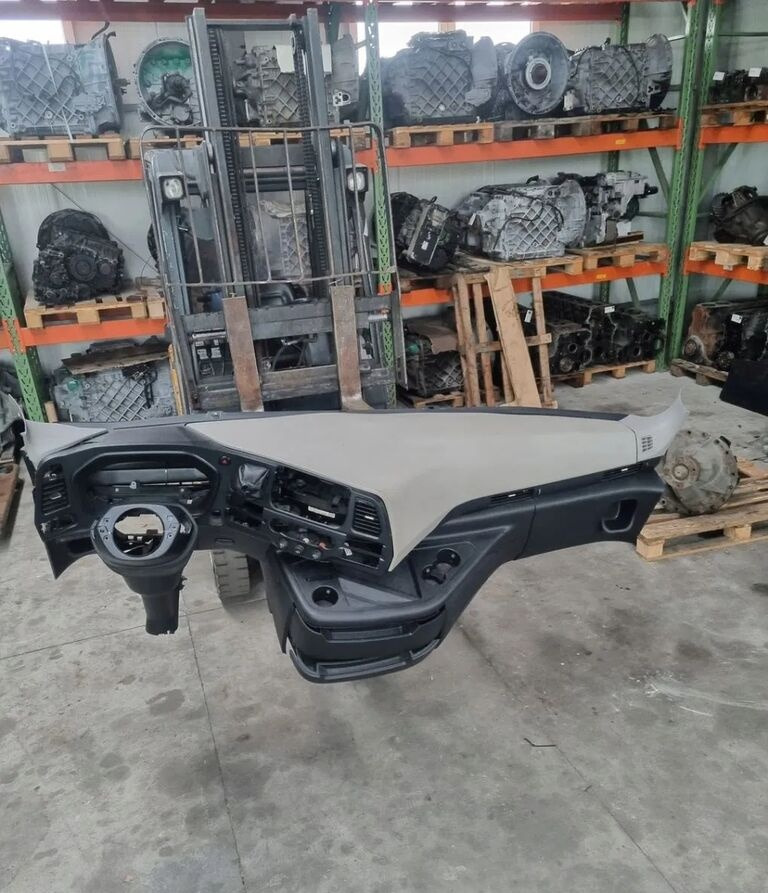 Ford KONSOLA KOMPLETNA KOKPIT DESKA ROZDZIELCZA STELAŻ F-MAX EURO 6 Ford KONSOLA KOMPLETNA KOKPIT DESKA ROZDZIELCZA STELAŻ FORD F-MAX EURO 6 - Palubní deska pro Nákladní auto: obrázek 1 Ford KONSOLA KOMPLETNA KOKPIT DESKA ROZDZIELCZA STELAŻ F-MAX EURO 6 Ford KONSOLA KOMPLETNA KOKPIT DESKA ROZDZIELCZA STELAŻ FORD F-MAX EURO 6 - Palubní deska pro Nákladní auto: obrázek 1