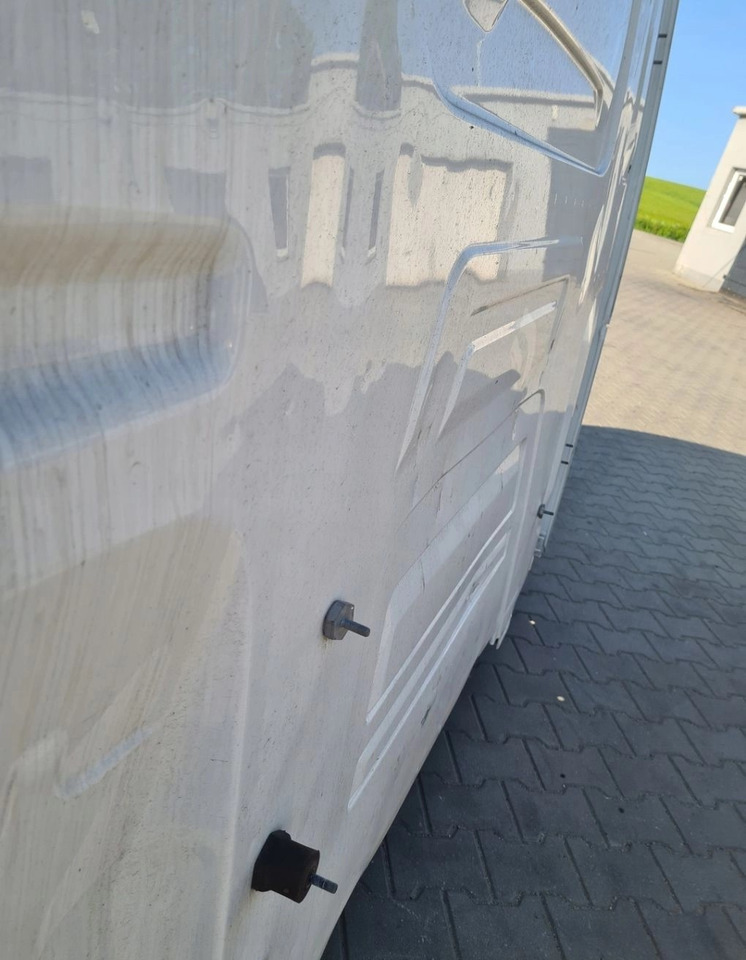 GOŁA SZKIELET POSZYCIE BLACHA RENAULT GAMA T HIGH WYSOKA KABINA - USZKODZONA - Kabina: obrázek 4 GOŁA SZKIELET POSZYCIE BLACHA RENAULT GAMA T HIGH WYSOKA KABINA - USZKODZONA - Kabina: obrázek 4