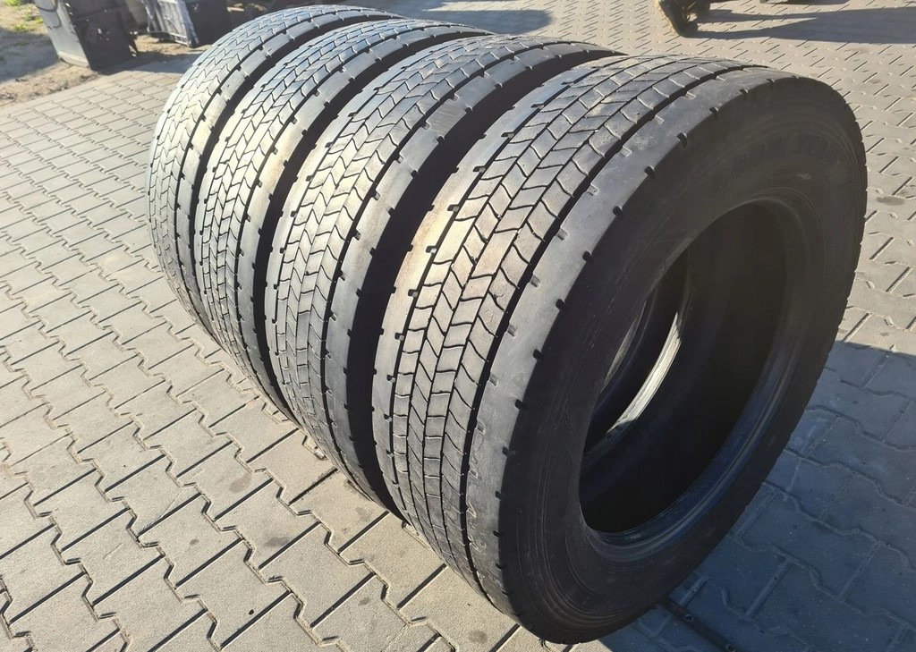 GOODYEAR TYŁ FUELMAX D 295/60 R 22.5 4 szt. stalowe - Pneumatiky a ráfky: obrázek 3 GOODYEAR TYŁ FUELMAX D 295/60 R 22.5 4 szt. stalowe - Pneumatiky a ráfky: obrázek 3