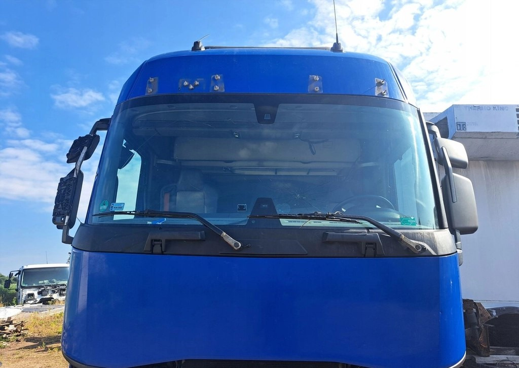KOMPLETNA RENAULT GAMA T RANGE EURO 6 RENAULT GAMA T RANGE - Kabina: obrázek 2 KOMPLETNA RENAULT GAMA T RANGE EURO 6 RENAULT GAMA T RANGE - Kabina: obrázek 2