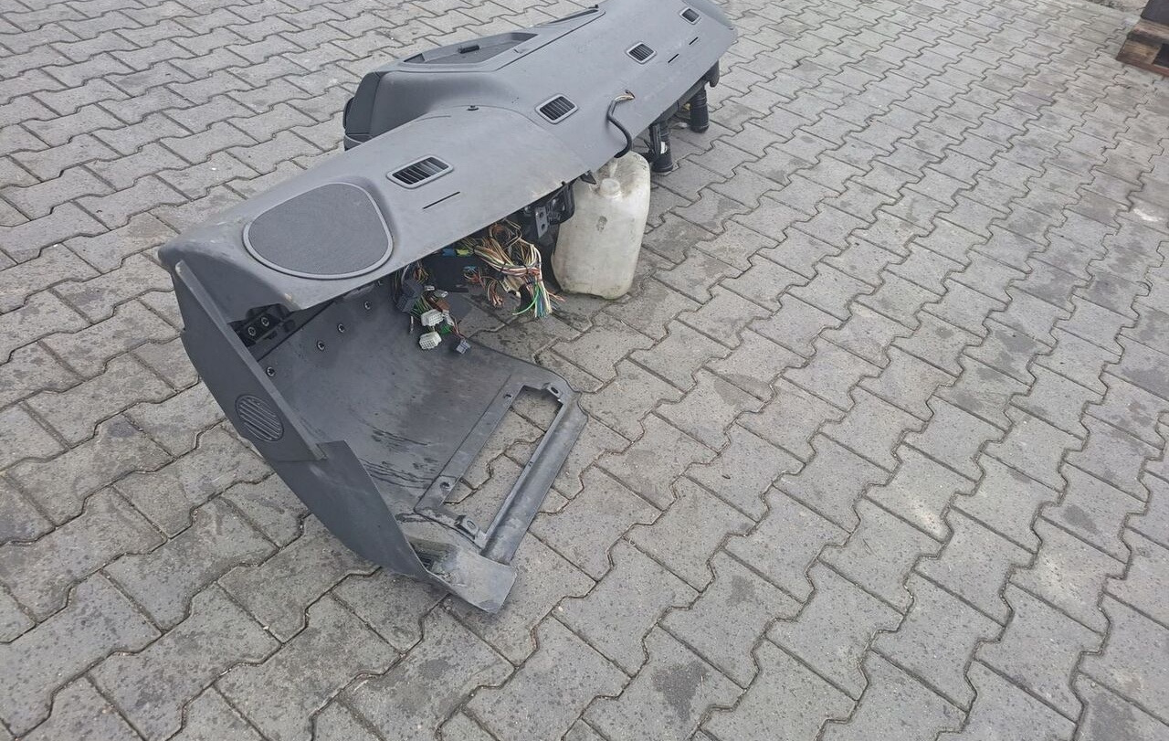 KONSOLA KOMPLETNA KOKPIT DESKA VOLVO FM 9 13 LIFT - Palubní deska pro Nákladní auto: obrázek 2 KONSOLA KOMPLETNA KOKPIT DESKA VOLVO FM 9 13 LIFT - Palubní deska pro Nákladní auto: obrázek 2