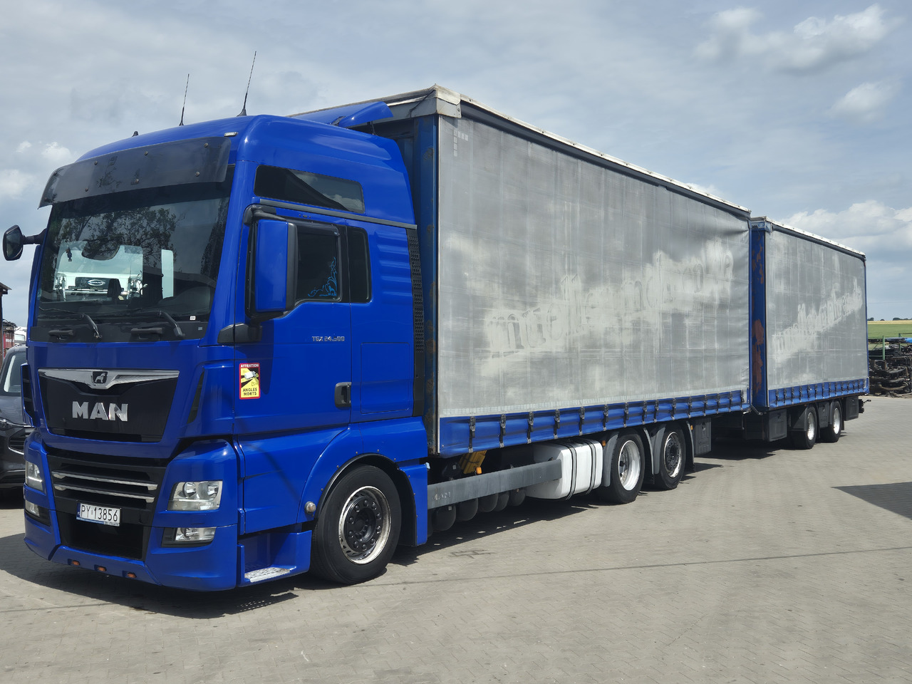 MAN tgx 24,500 - Plachtový nákladní auto: obrázek 2 MAN tgx 24,500 - Plachtový nákladní auto: obrázek 2