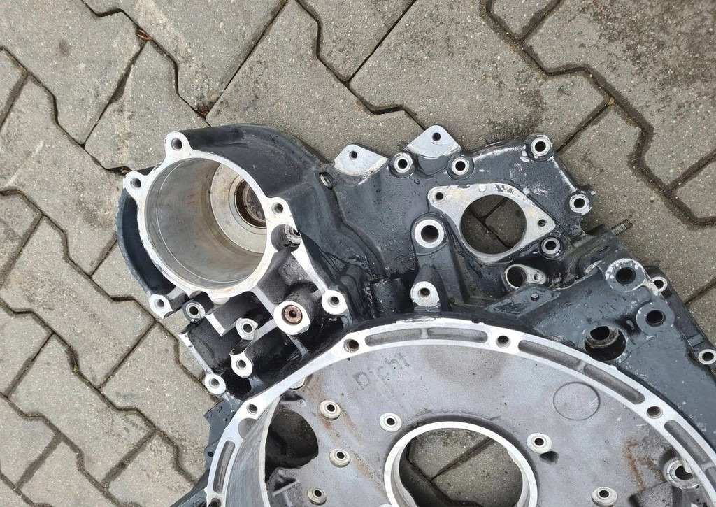 OBUDOWA SPRZĘGŁA KOŁA ZAMACHOWEGO VOLVO FL FE D7 RENAULT PREMIUM MIDLUM DXI 04905439 1445758 - Spojka a díly: obrázek 4 OBUDOWA SPRZĘGŁA KOŁA ZAMACHOWEGO VOLVO FL FE D7 RENAULT PREMIUM MIDLUM DXI 04905439 1445758 - Spojka a díly: obrázek 4