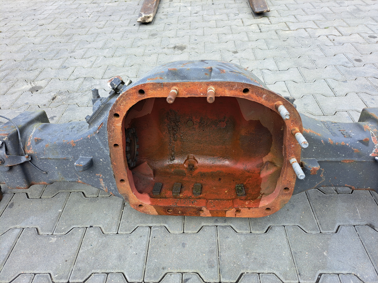 RENAULT OBUDOWA MOSTU POCHWA RENAULT KERAX LANDER RS1370HV 6x4 8x4 4x2 - Zadní náprava pro Nákladní auto: obrázek 4 RENAULT OBUDOWA MOSTU POCHWA RENAULT KERAX LANDER RS1370HV 6x4 8x4 4x2 - Zadní náprava pro Nákladní auto: obrázek 4