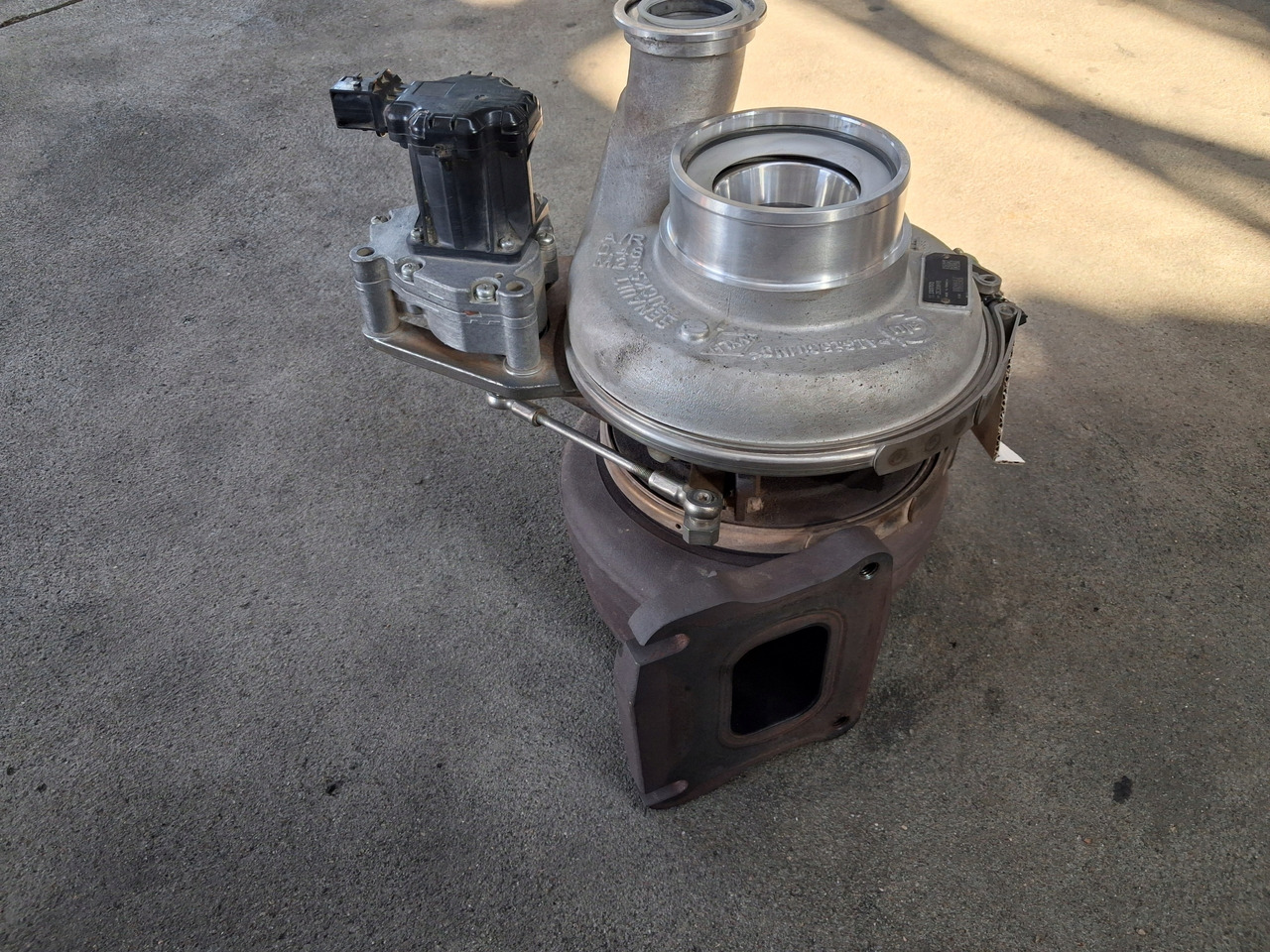 RENAULT TURBOSPRĘŻARKA RENAULT GAMA D DTI 8 VOLVO FL FE D8K EURO 6 - Turbodmychadlo: obrázek 4 RENAULT TURBOSPRĘŻARKA RENAULT GAMA D DTI 8 VOLVO FL FE D8K EURO 6 - Turbodmychadlo: obrázek 4