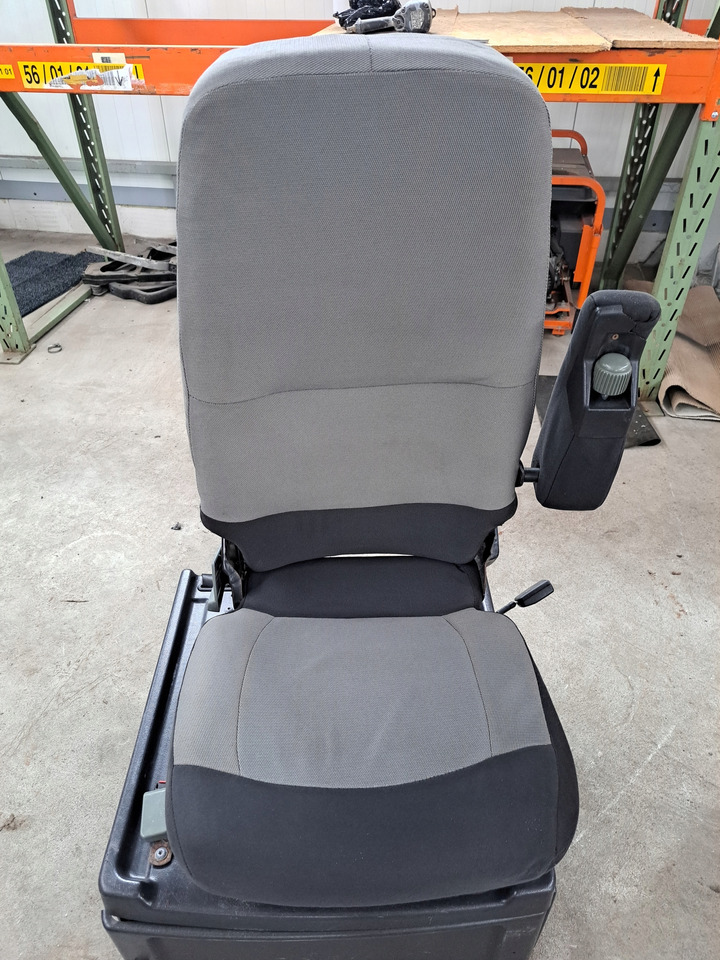Renault FOTEL OBRACANY SIEDZENIE PASAŻERA RENAULT MAGNUM DXI LIFT VEGA S - Sedaček pro Nákladní auto: obrázek 3 Renault FOTEL OBRACANY SIEDZENIE PASAŻERA RENAULT MAGNUM DXI LIFT VEGA S - Sedaček pro Nákladní auto: obrázek 3
