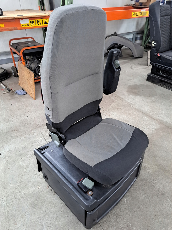 Renault FOTEL OBRACANY SIEDZENIE PASAŻERA RENAULT MAGNUM DXI LIFT VEGA S - Sedaček pro Nákladní auto: obrázek 1 Renault FOTEL OBRACANY SIEDZENIE PASAŻERA RENAULT MAGNUM DXI LIFT VEGA S - Sedaček pro Nákladní auto: obrázek 1