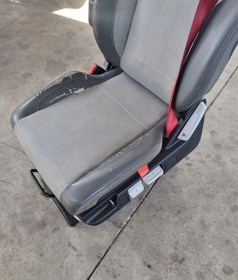 Renault LEWY SIEDZENIE KIEROWCY Renault RANGE GAMA T C K - Sedaček pro Nákladní auto: obrázek 4 Renault LEWY SIEDZENIE KIEROWCY Renault RANGE GAMA T C K - Sedaček pro Nákladní auto: obrázek 4