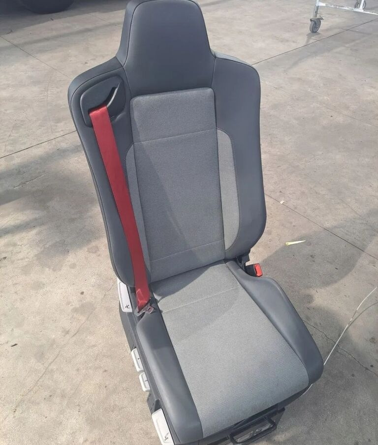 Renault PRAWY SIEDZENIE PASAŻERA Renault RANGE GAMA T C K - Sedaček pro Nákladní auto: obrázek 2 Renault PRAWY SIEDZENIE PASAŻERA Renault RANGE GAMA T C K - Sedaček pro Nákladní auto: obrázek 2