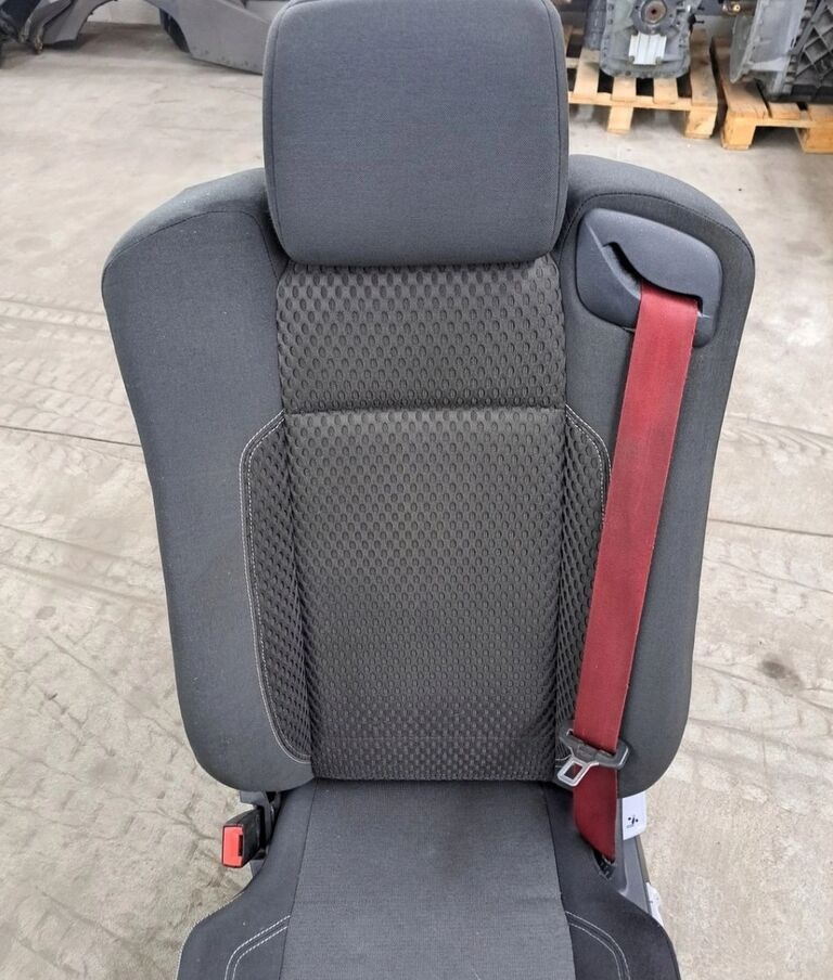 Renault SIEDZENIE KIEROWCY Renault RANGE GAMA T C K - Sedaček pro Nákladní auto: obrázek 4 Renault SIEDZENIE KIEROWCY Renault RANGE GAMA T C K - Sedaček pro Nákladní auto: obrázek 4