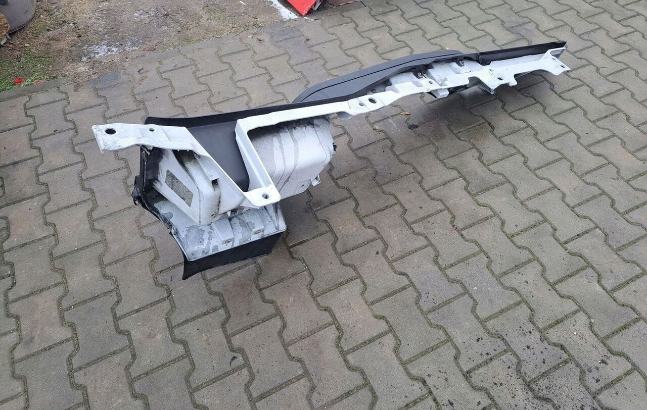 Renault STOPNICA GÓRNA STOPIEŃ PRAWY RENAULT GAMA T RANGE - Stupátko pro Nákladní auto: obrázek 4 Renault STOPNICA GÓRNA STOPIEŃ PRAWY RENAULT GAMA T RANGE - Stupátko pro Nákladní auto: obrázek 4