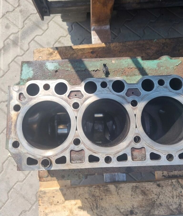 Renault WAŁ KORBOWY VOLVO FL FE PREMIUM MIDLUM DXI 7 D7E Deutz Renault , Volvo FE FL - Blok válců pro Nákladní auto: obrázek 4 Renault WAŁ KORBOWY VOLVO FL FE PREMIUM MIDLUM DXI 7 D7E Deutz Renault , Volvo FE FL - Blok válců pro Nákladní auto: obrázek 4