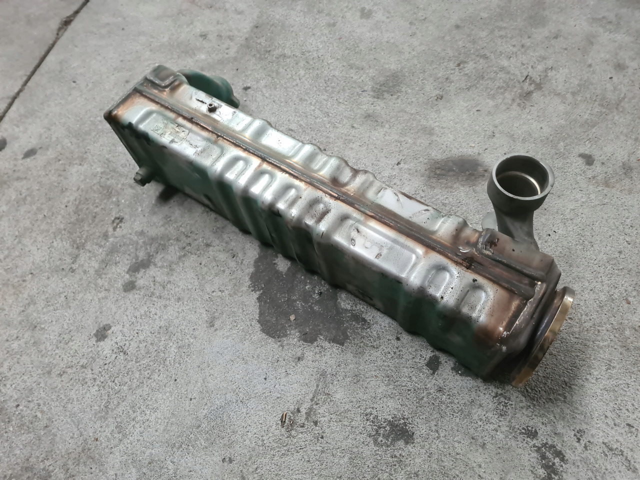 VOLVO CHŁODNICA CHŁODNICZKA SPALIN EGR VOLVO FH FM 4 FH FM 5 I-SAVE 21944868 - Chladič EGR: obrázek 1 VOLVO CHŁODNICA CHŁODNICZKA SPALIN EGR VOLVO FH FM 4 FH FM 5 I-SAVE 21944868 - Chladič EGR: obrázek 1