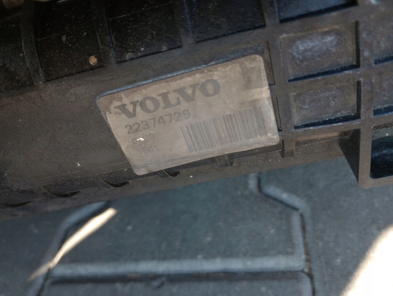 VOLVO CHŁODNICA WODY CIECZY VOLVO FH 4 RENAULT GAMA T - Chladič pro Nákladní auto: obrázek 5 VOLVO CHŁODNICA WODY CIECZY VOLVO FH 4 RENAULT GAMA T - Chladič pro Nákladní auto: obrázek 5