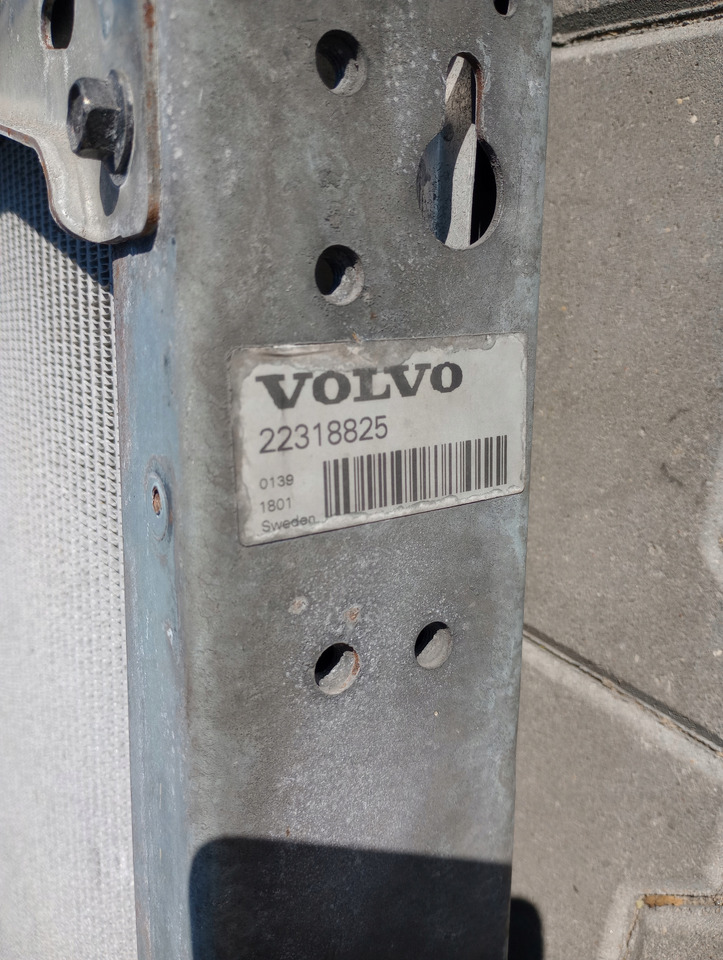 VOLVO CHŁODNICA WODY CIECZY VOLVO FH 4 RENAULT GAMA T - Chladič pro Nákladní auto: obrázek 4 VOLVO CHŁODNICA WODY CIECZY VOLVO FH 4 RENAULT GAMA T - Chladič pro Nákladní auto: obrázek 4