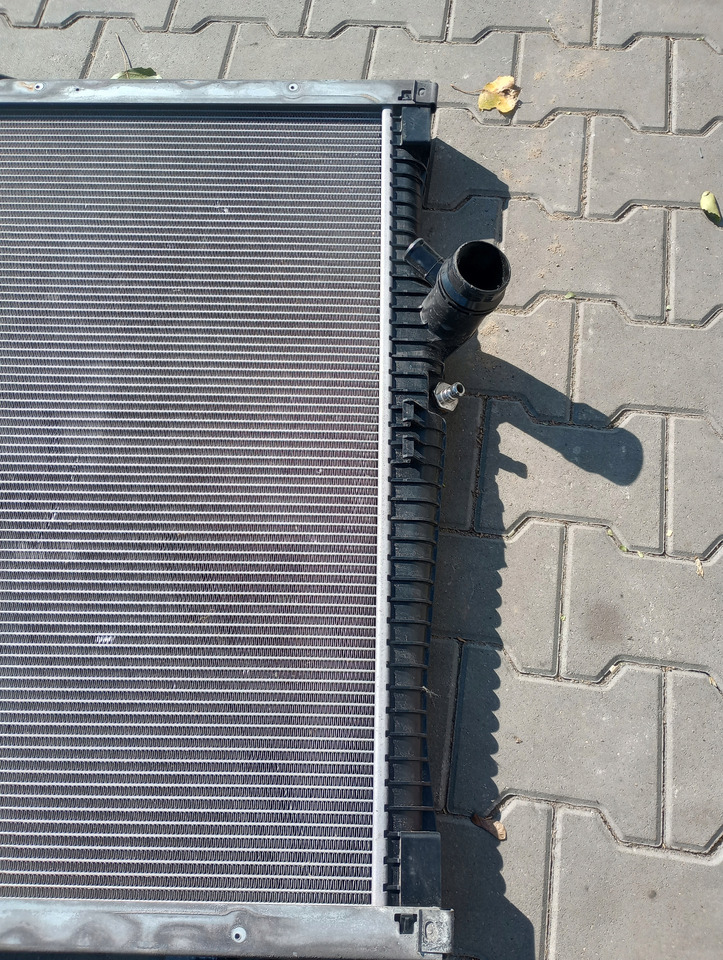 VOLVO CHŁODNICA WODY CIECZY VOLVO FH 4 RENAULT GAMA T - Chladič pro Nákladní auto: obrázek 3 VOLVO CHŁODNICA WODY CIECZY VOLVO FH 4 RENAULT GAMA T - Chladič pro Nákladní auto: obrázek 3