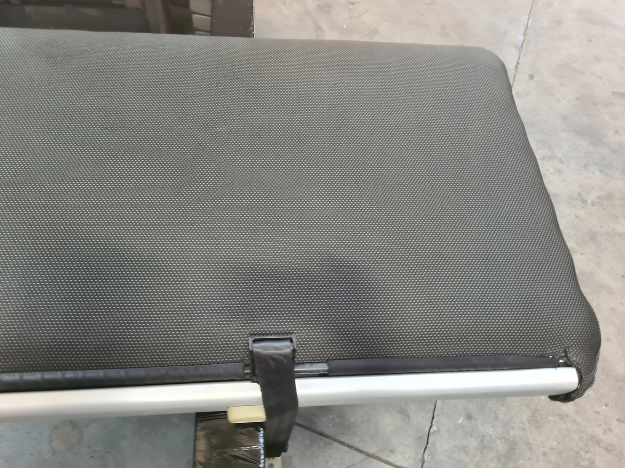 VOLVO ŁÓŻKO KOMPLETNE GÓRNE LEŻANKA MOCOWANIA - Sedaček pro Nákladní auto: obrázek 2 VOLVO ŁÓŻKO KOMPLETNE GÓRNE LEŻANKA MOCOWANIA - Sedaček pro Nákladní auto: obrázek 2