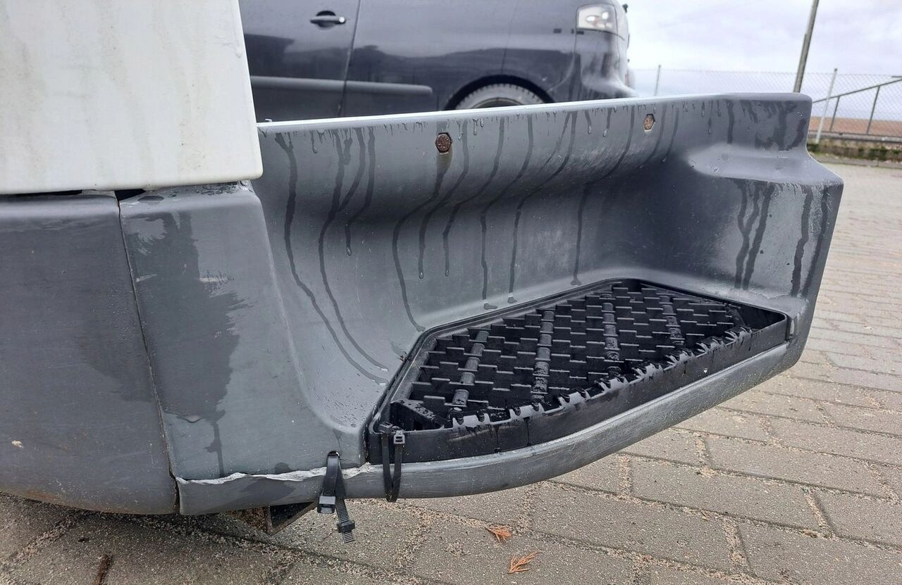 Volvo KOMPLETNY Z LAMPAMI BELKA STOPNIE FL EURO 5 Volvo - Nárazník pro Nákladní auto: obrázek 5 Volvo KOMPLETNY Z LAMPAMI BELKA STOPNIE FL EURO 5 Volvo - Nárazník pro Nákladní auto: obrázek 5