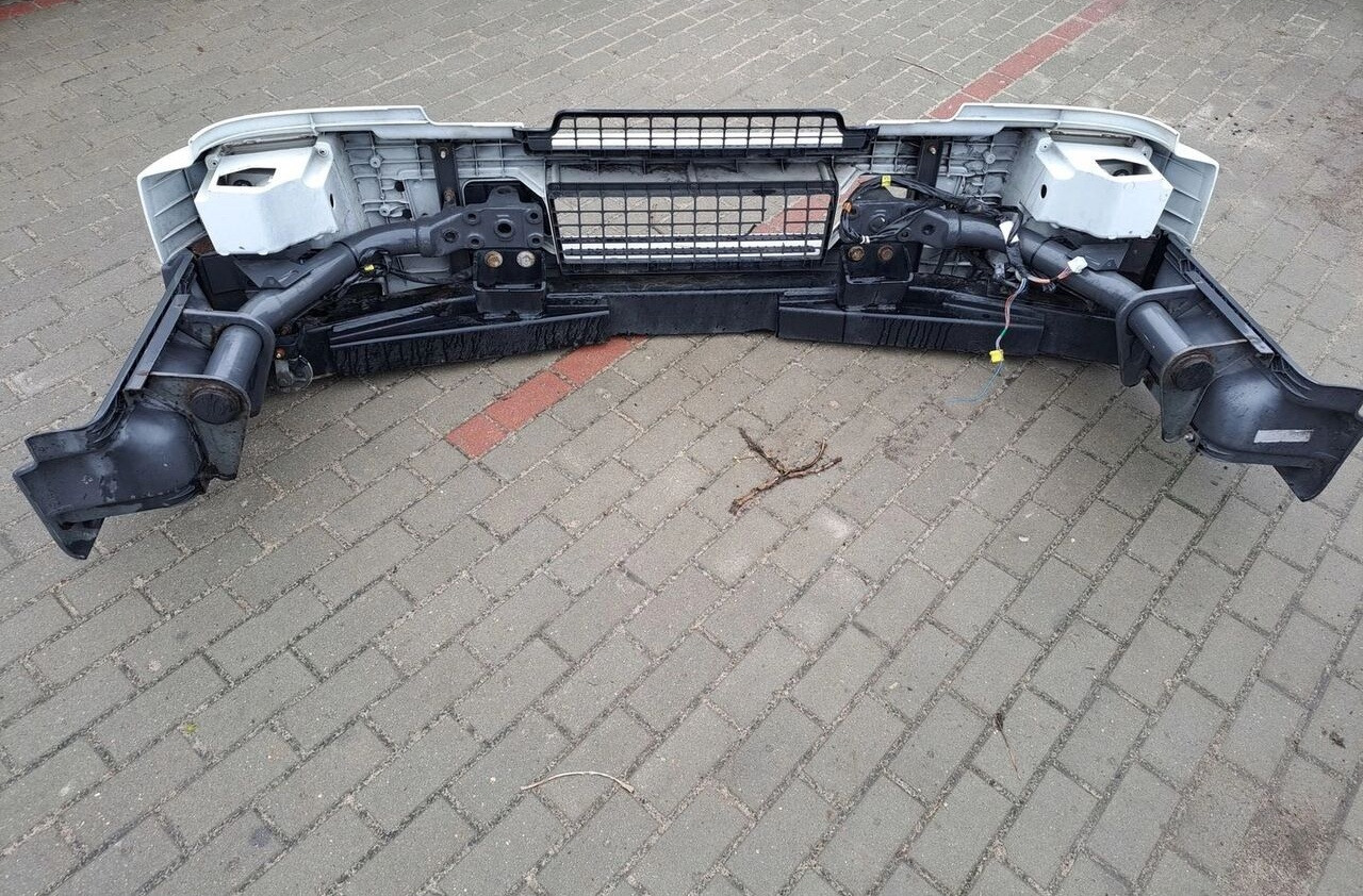Volvo KOMPLETNY Z LAMPAMI BELKA STOPNIE FL EURO 5 Volvo - Nárazník pro Nákladní auto: obrázek 4 Volvo KOMPLETNY Z LAMPAMI BELKA STOPNIE FL EURO 5 Volvo - Nárazník pro Nákladní auto: obrázek 4