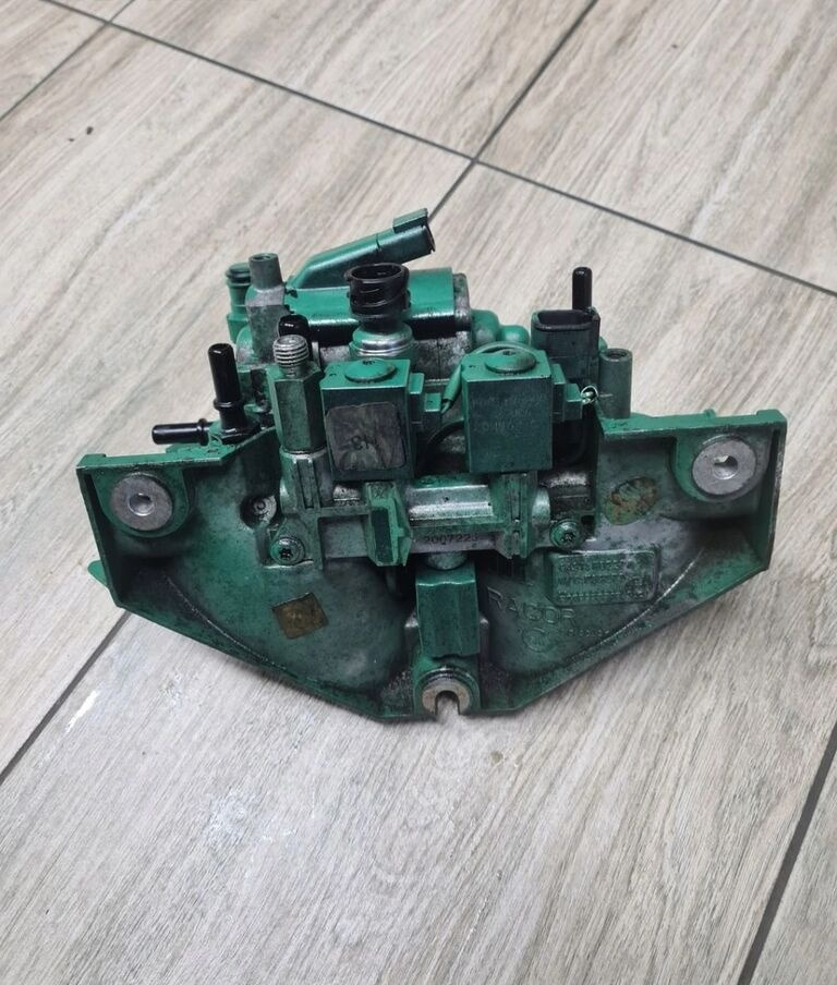 Palivový filtr pro Nákladní auto Volvo PODSTAWA FILTRÓW PALIWA FH 4 FH 16 D16K EURO 6 23874825 23099632   Volvo VOLVO FH 4 FH 16 D16K EURO 6 23874825 23099632: obrázek 1