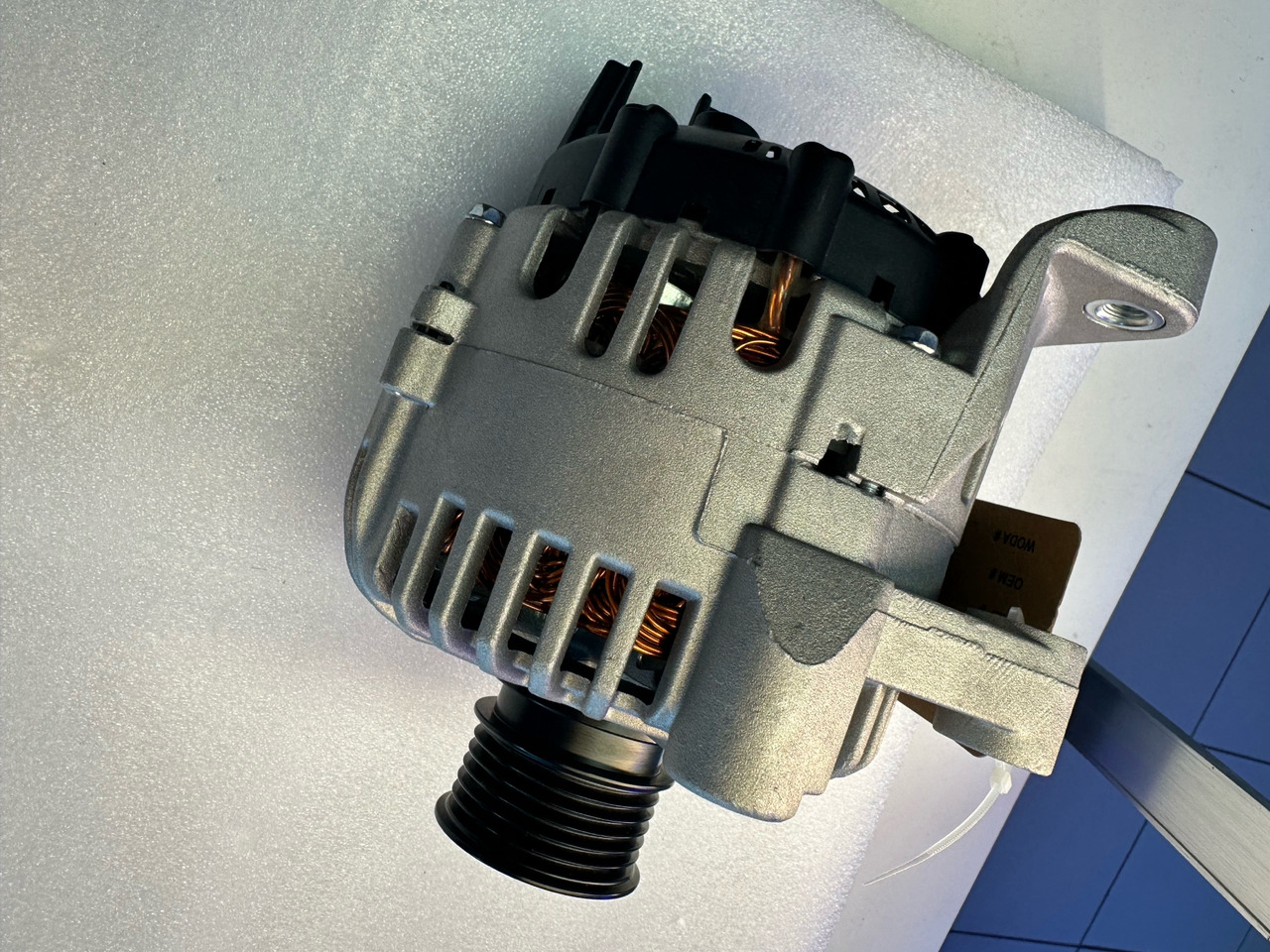 Woda BMW 325, 330, X5 - Alternátor pro Dodávka: obrázek 3 Woda BMW 325, 330, X5 - Alternátor pro Dodávka: obrázek 3