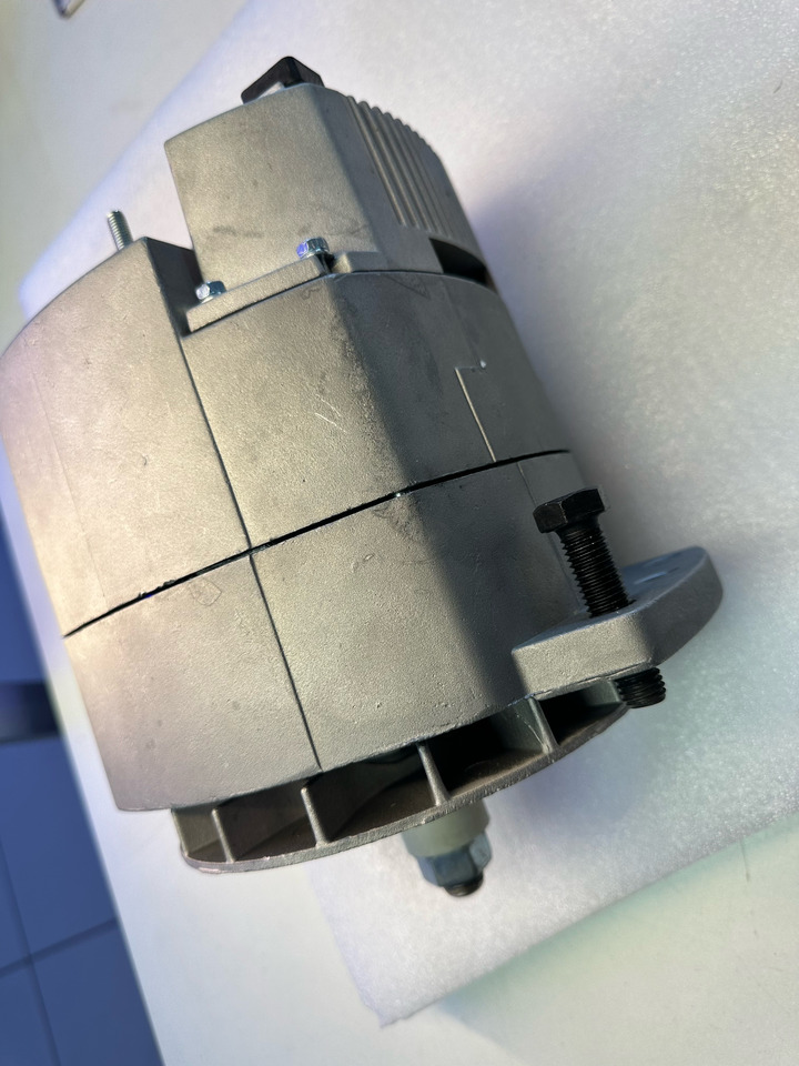 Woda Case combine - Alternátor pro Nákladní auto: obrázek 1 Woda Case combine - Alternátor pro Nákladní auto: obrázek 1