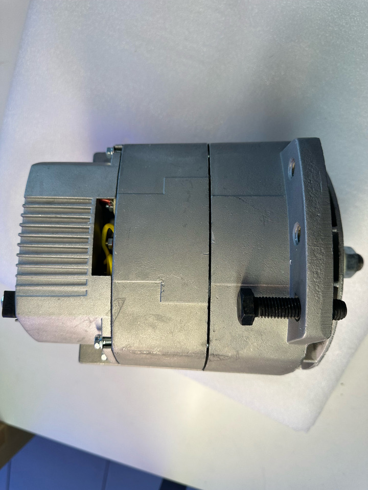 Woda Case combine - Alternátor pro Nákladní auto: obrázek 3 Woda Case combine - Alternátor pro Nákladní auto: obrázek 3