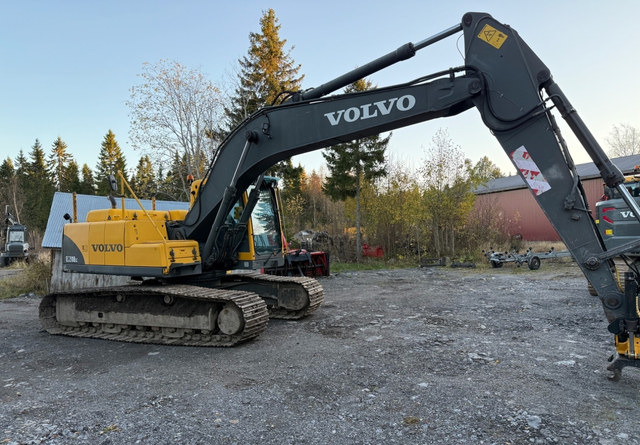 VolvoEC210 BLC - Pásové rýpadlo: obrázek 3 VolvoEC210 BLC - Pásové rýpadlo: obrázek 3