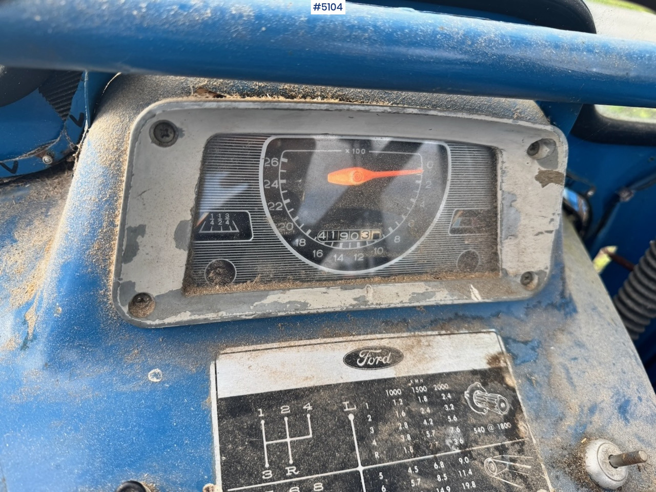 Traktor 1972 Ford 3000 4x2 w/ Front loader: obrázek 14