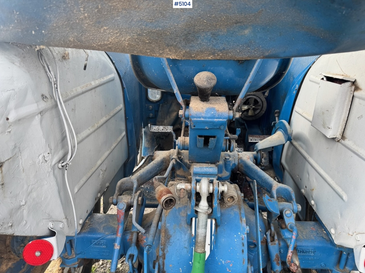 Traktor 1972 Ford 3000 4x2 w/ Front loader: obrázek 22