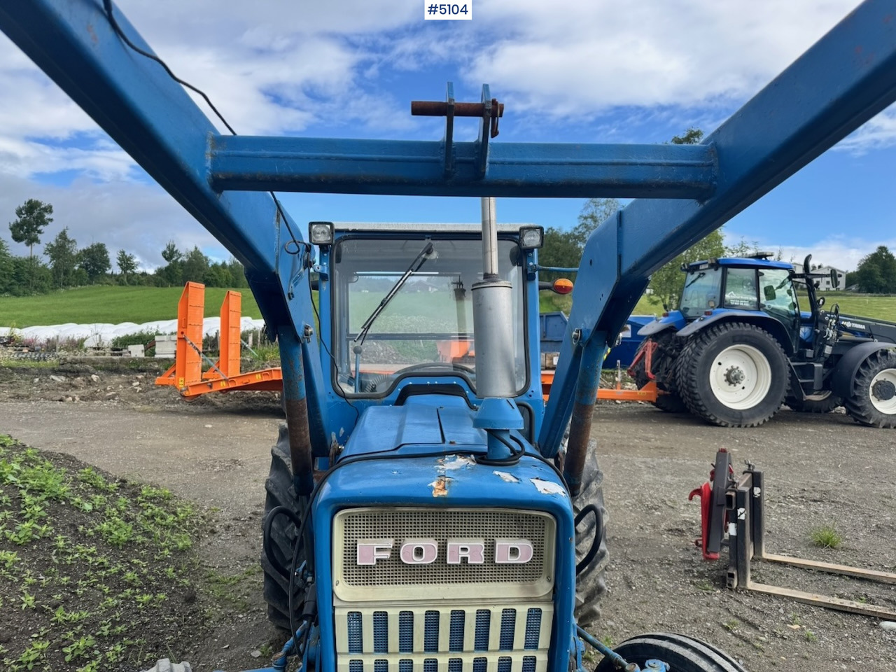Traktor 1972 Ford 3000 4x2 w/ Front loader: obrázek 10