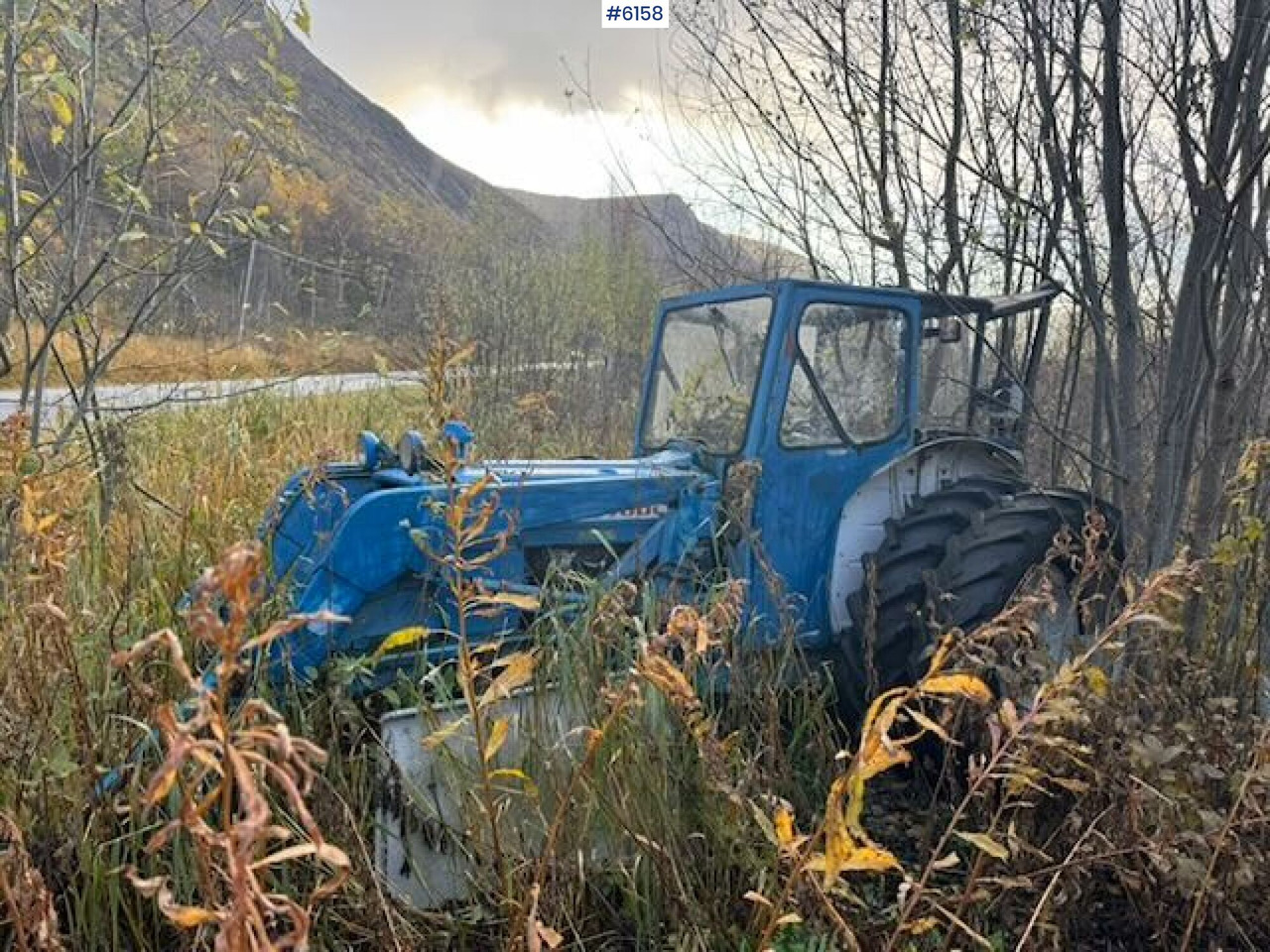1973 Ford 4000 tractor backhoe. Repair.object - Traktor: obrázek 1 1973 Ford 4000 tractor backhoe. Repair.object - Traktor: obrázek 1