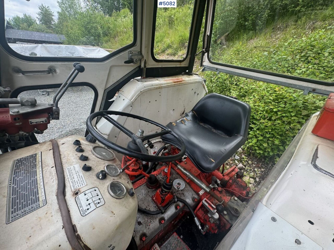 1980 David Brown 885 w/ front loader and bucket - Traktor: obrázek 4 1980 David Brown 885 w/ front loader and bucket - Traktor: obrázek 4