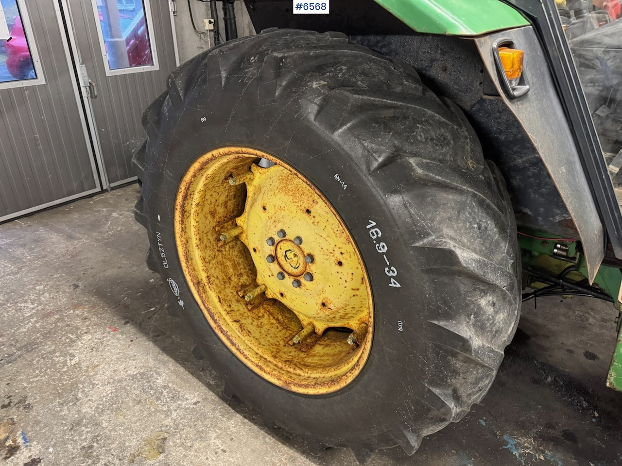 1980 John Deere 2140 w/ front loader. - Traktor: obrázek 4 1980 John Deere 2140 w/ front loader. - Traktor: obrázek 4