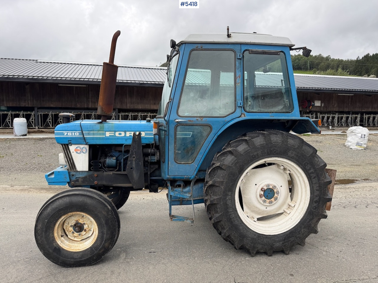 1982 Ford 7610 w/ front loader. - Traktor: obrázek 2 1982 Ford 7610 w/ front loader. - Traktor: obrázek 2