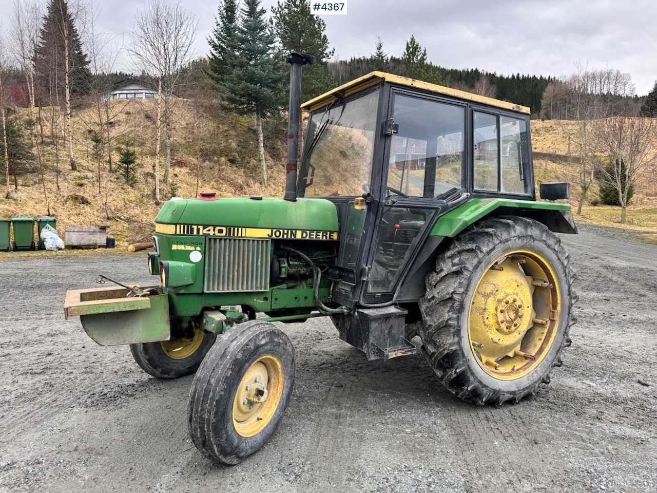 1982 John Deere 1140 4x2 Tractor w/ Twin Wheels and Chains. - Traktor: obrázek 2 1982 John Deere 1140 4x2 Tractor w/ Twin Wheels and Chains. - Traktor: obrázek 2
