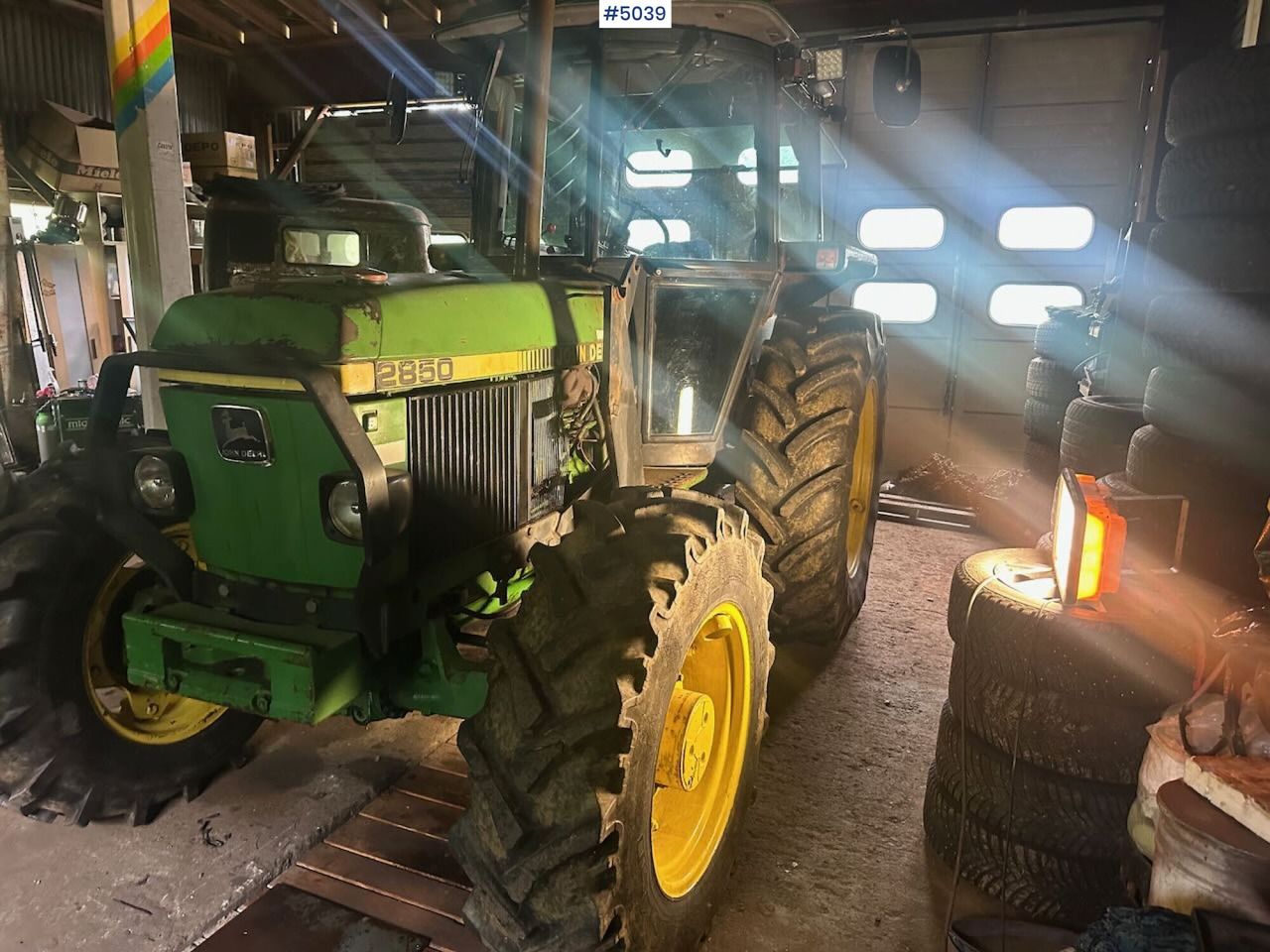 1987 John Deere 2850 Synchron w/ front loader - Traktor: obrázek 4 1987 John Deere 2850 Synchron w/ front loader - Traktor: obrázek 4
