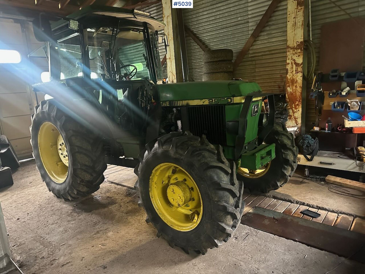1987 John Deere 2850 Synchron w/ front loader - Traktor: obrázek 1 1987 John Deere 2850 Synchron w/ front loader - Traktor: obrázek 1