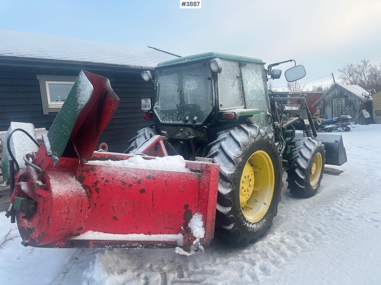 1987 John Deere Power Synchron 2450 4x4 w/ Quicke 4300 front loader, snow blower and gravel bucket. WATCH VIDEO. - Traktor: obrázek 3 1987 John Deere Power Synchron 2450 4x4 w/ Quicke 4300 front loader, snow blower and gravel bucket. WATCH VIDEO. - Traktor: obrázek 3
